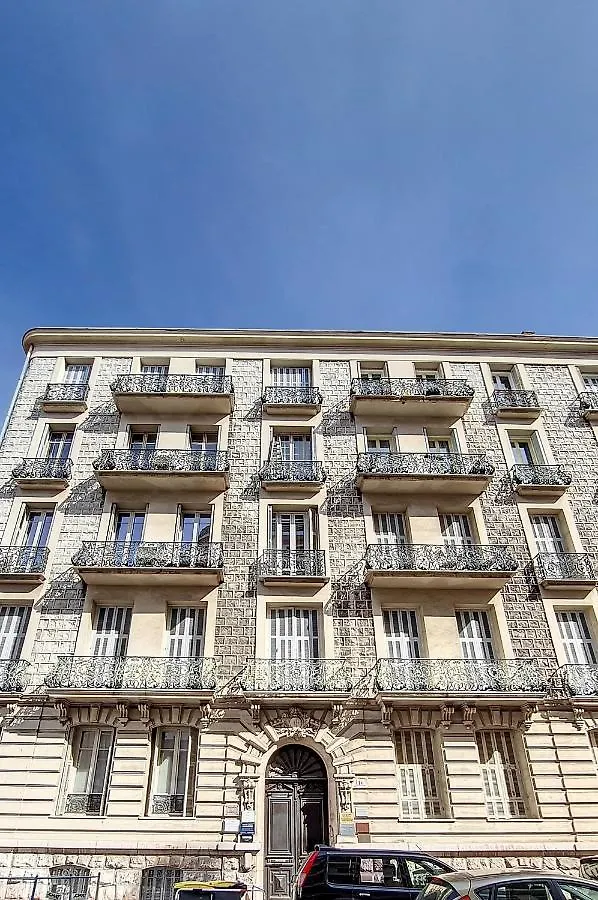 Nestor&Jeeves - Les Cypres - Central - Very Close Sea Nice 0*,  France